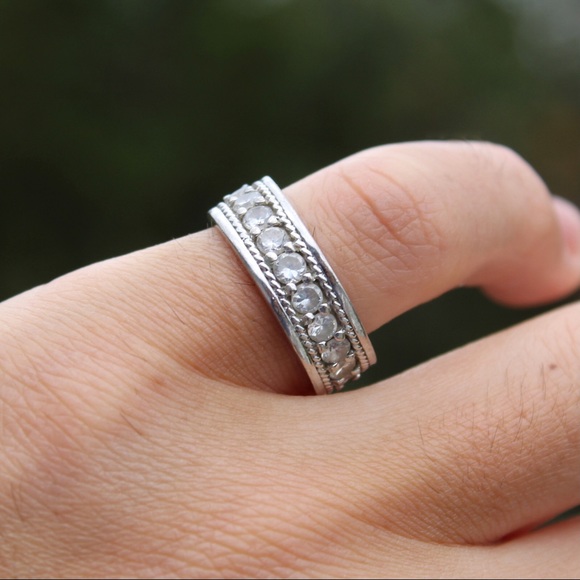 Vintage Sterling Silver Cubic Zirconia Wide Eternity Band Size 7 CZ Ring - Picture 4 of 4